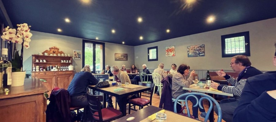La salle du restaurant la Dinette les Eyzies